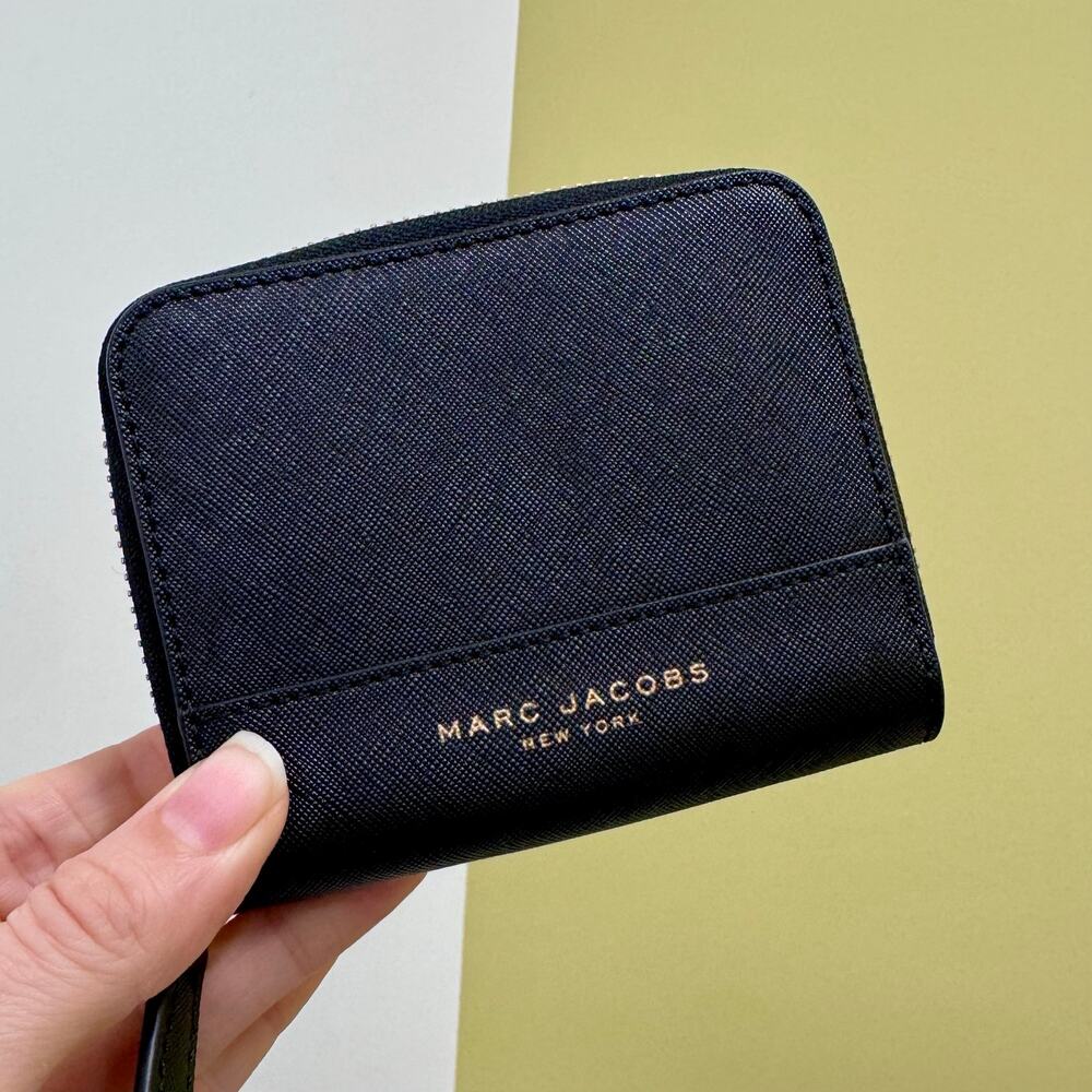 Marc Jacobs Mini Wallet Zip Around Black Saffiano Finish Card Wallet